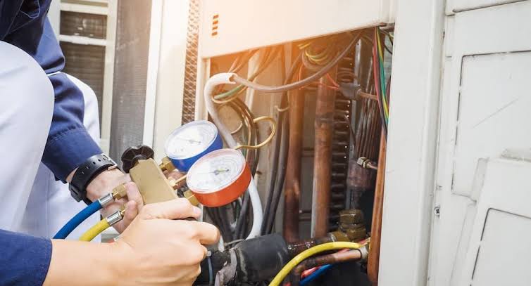Onsite Practical Training & Live Projects